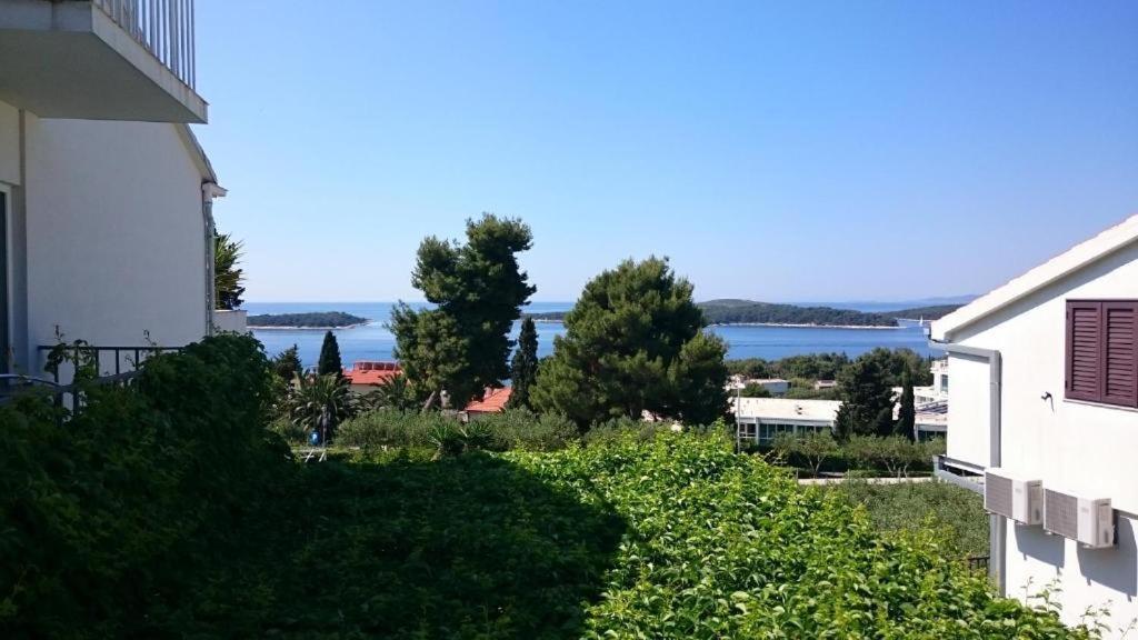 Apartments Mare 2 Hvar Town Exterior foto
